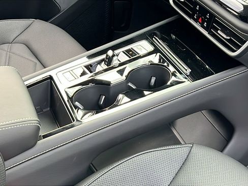 New 2026 Volkswagen Atlas SE image 10