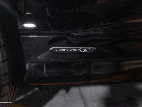 Used 2025 Lamborghini Urus SE image 16