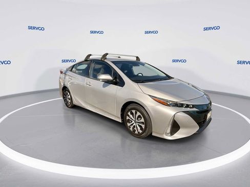 Used 2020 Toyota Prius Prime XLE FWD image 2