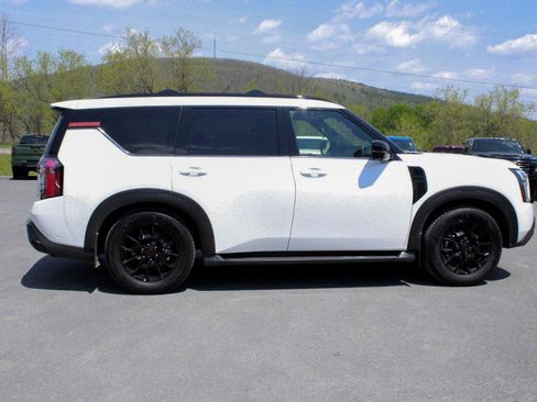 Used 2025 Nissan Armada PRO-4X AWD/4WD image 6
