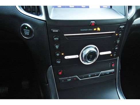 Used 2019 Ford Edge Titanium image 27