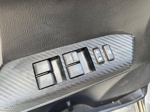 Used 2015 Toyota RAV4 LE AWD/4WD image 18