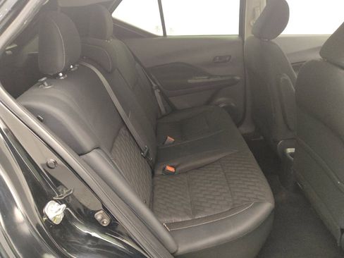 Used 2021 Nissan Kicks S image 19