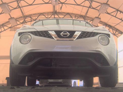 Used 2015 Nissan Juke S image 3