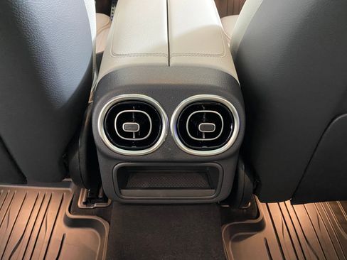 New 2026 Mercedes-Benz GLC 300 4MATIC image 28