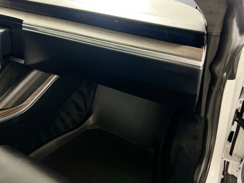 Used 2022 Tesla Model S AWD/4WD image 34