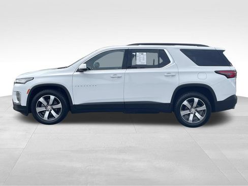 Used 2023 Chevrolet Traverse LT w/ LT Premium Package AWD/4WD image 7