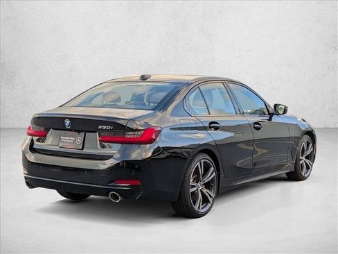 Used 2023 BMW 330i Sedan w/ Driving Assistance Package RWD image 5