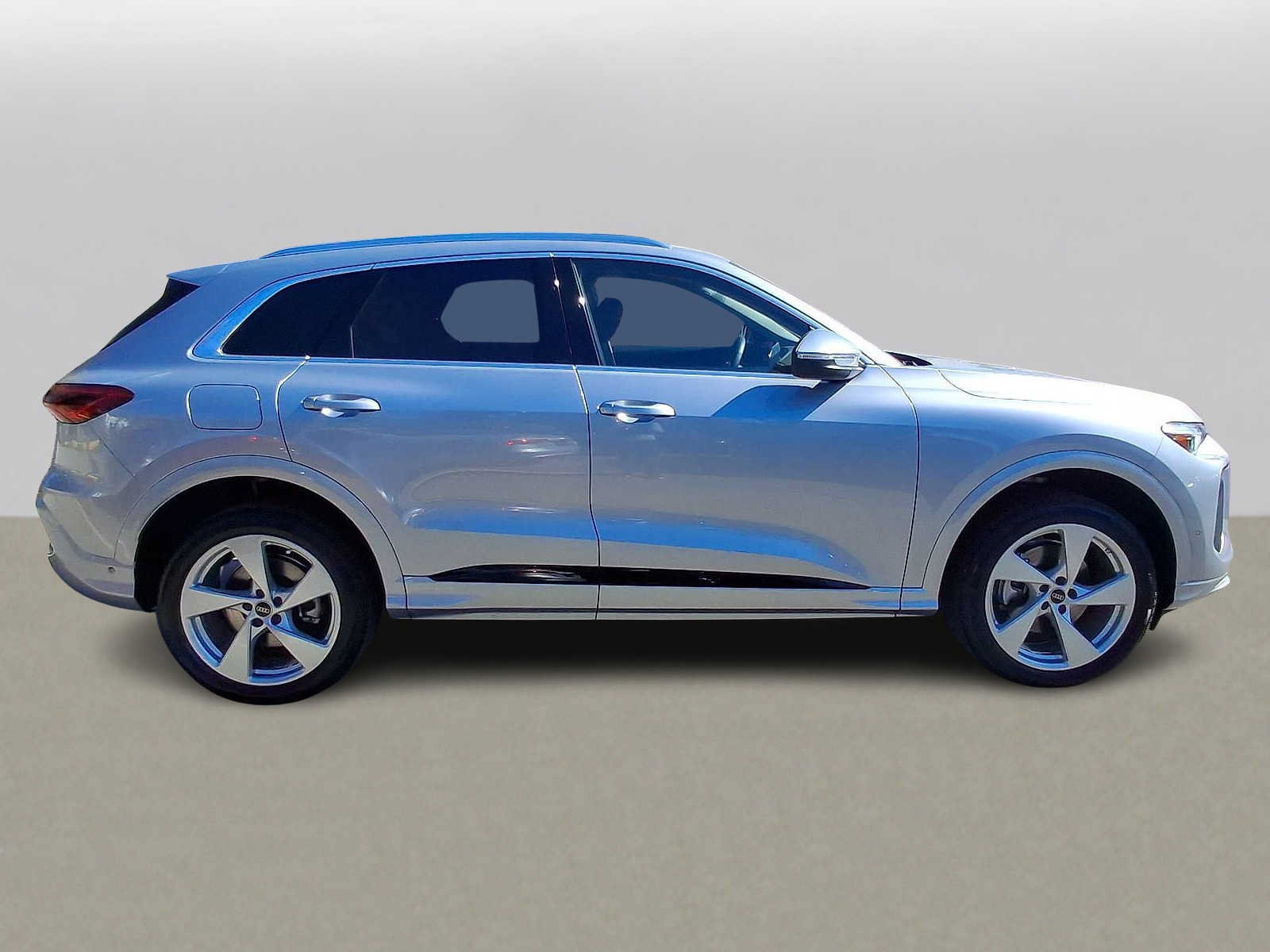 Used 2026 Audi Q5 Premium Plus AWD/4WD image 32