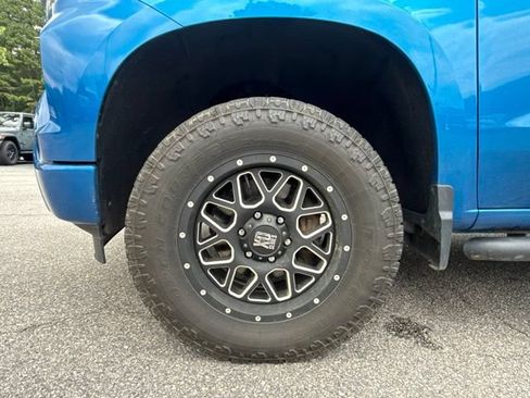 Used 2022 Chevrolet Silverado 1500 RST AWD/4WD image 9