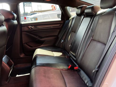 Used 2018 Honda Accord Sport image 11