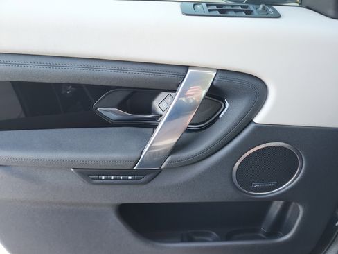 Certified 2023 Land Rover Discovery Sport SE image 23