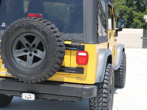 Used 2004 Jeep Wrangler X w/ Convenience Group AWD/4WD image 70