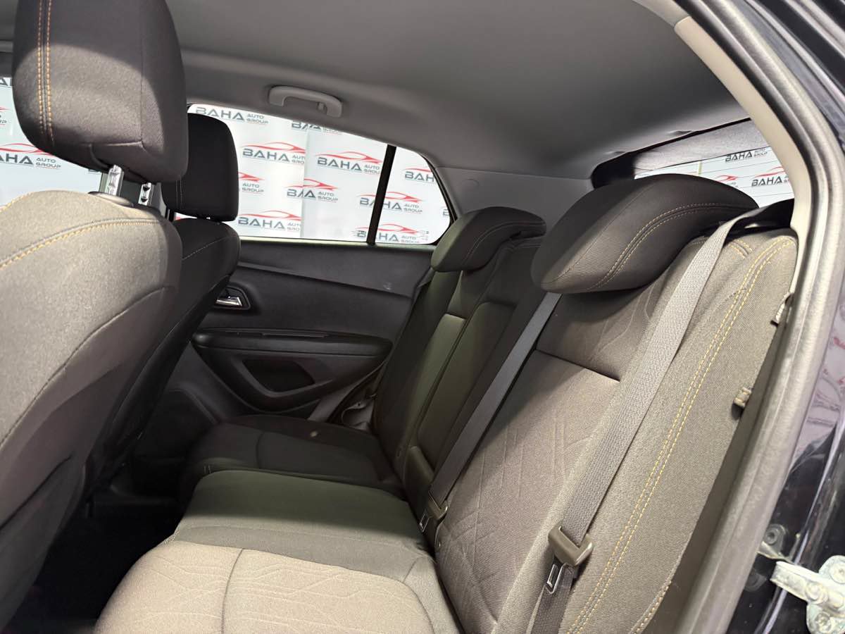 Used 2020 Chevrolet Trax LT AWD/4WD image 41