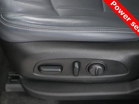 Used 2019 Buick Enclave Essence image 19