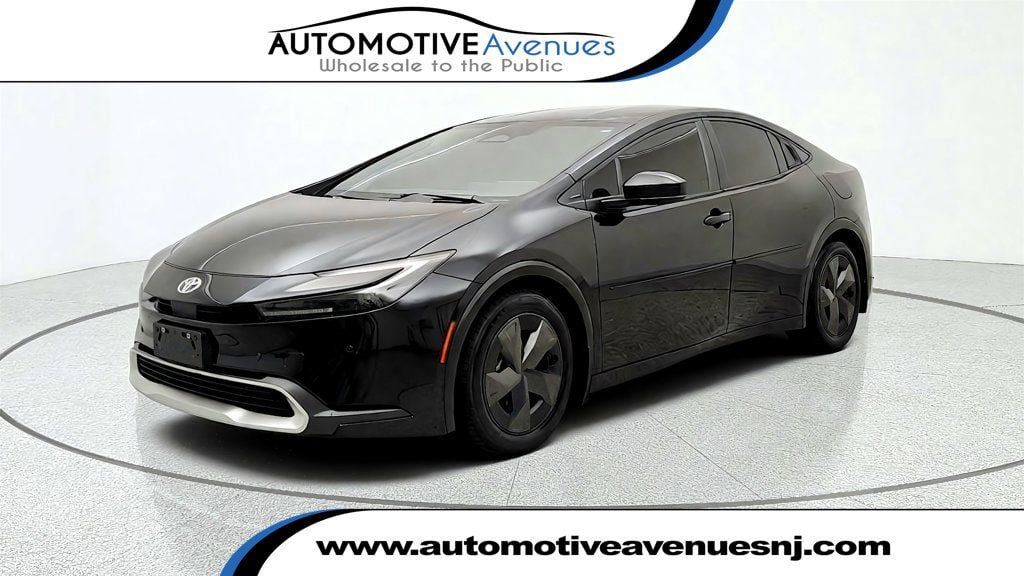 Used 2024 Toyota Prius Prime FWD image 1