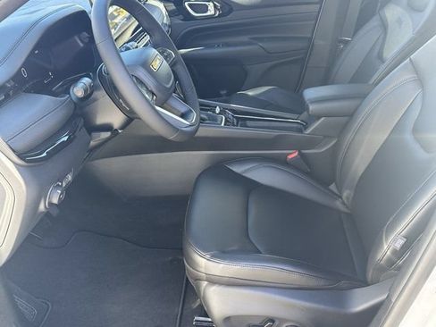 New 2026 Jeep Compass Limited w/ Sun, Sound & Navigation Group AWD/4WD image 9