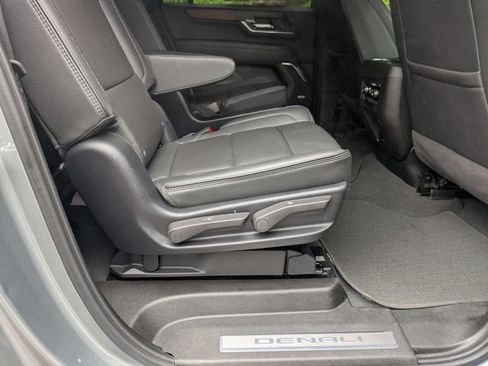Certified 2025 GMC Yukon XL Denali AWD/4WD image 38