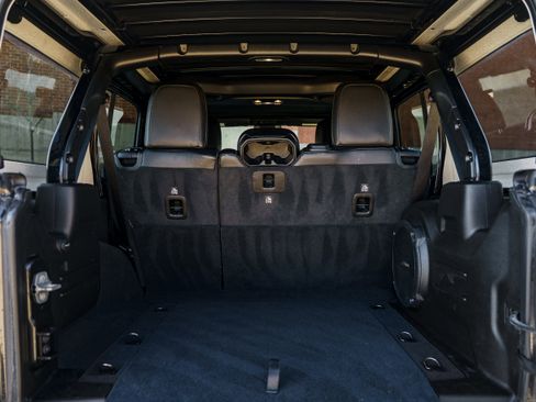 Used 2021 Jeep Wrangler Unlimited Rubicon w/ Xtreme Recon 35" Tire Package image 26