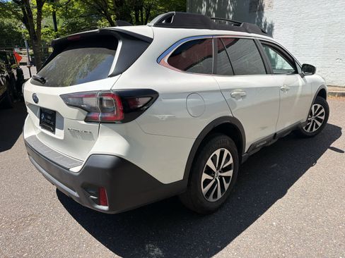 Used 2020 Subaru Outback Premium w/ Popular Package #1 AWD/4WD image 3