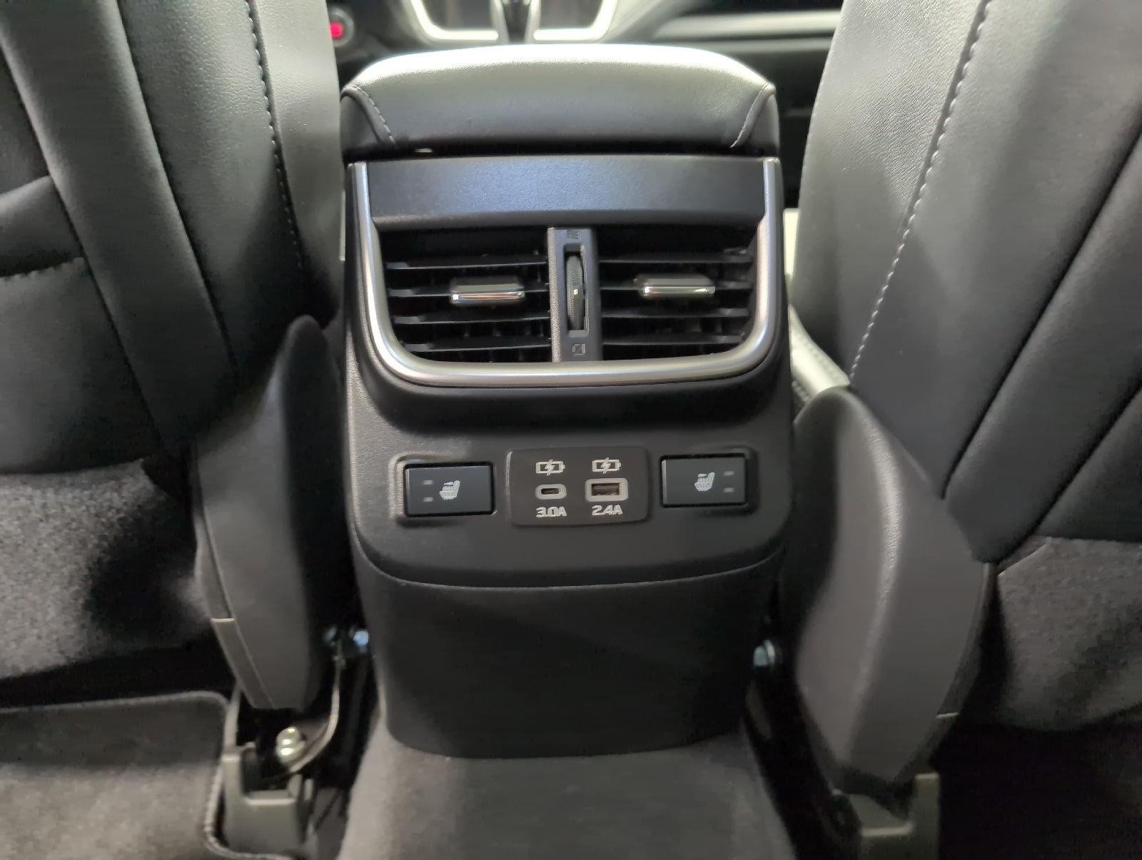 Used 2024 Subaru Outback Touring AWD/4WD image 23