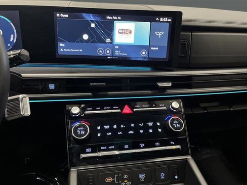 Used 2024 Hyundai Santa Fe Calligraphy image 9