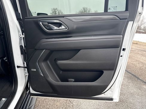 Used 2023 Chevrolet Suburban RST w/ Luxury Package image 18