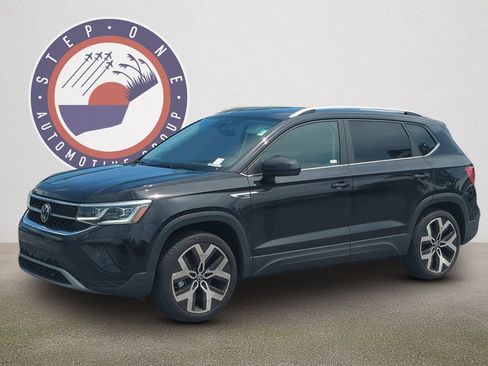 Used 2023 Volkswagen Taos SEL AWD/4WD image 1
