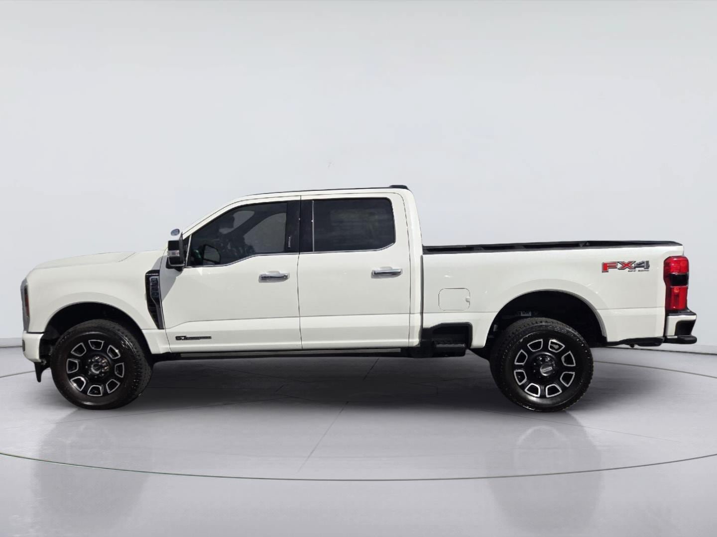 Used 2024 Ford F250 Platinum w/ FX4 Off-Road Package AWD/4WD image 5