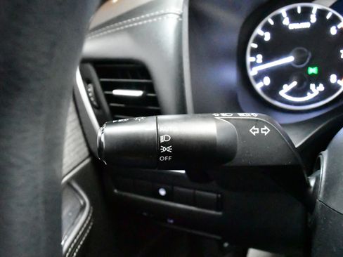 Used 2023 Nissan Rogue SV image 19