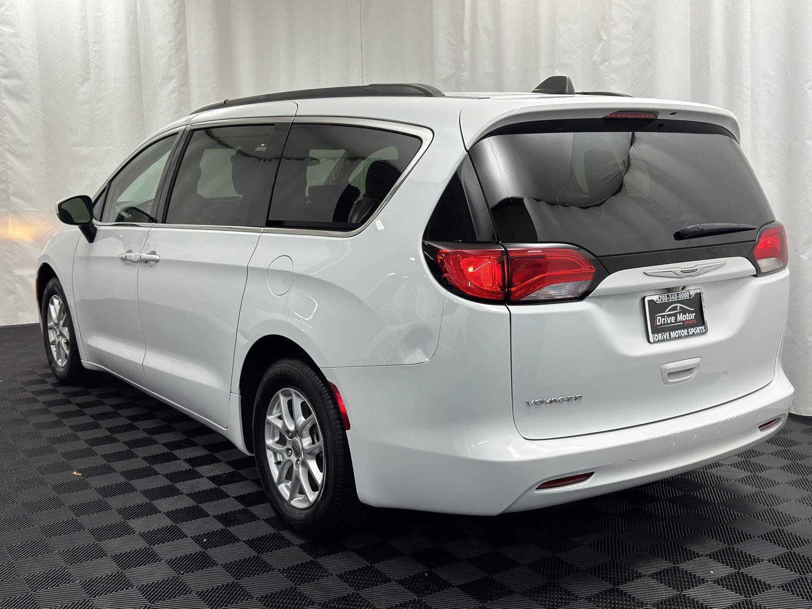 Used 2021 Chrysler Voyager Lxi FWD image 6