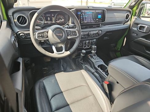 Certified 2026 Jeep Wrangler Unlimited Sahara w/ Safety Group AWD/4WD image 18