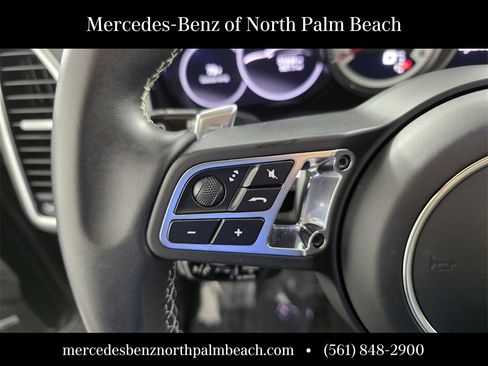 Used 2023 Porsche Cayenne Turbo image 22
