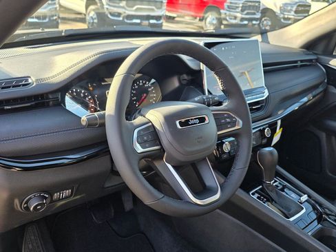 New 2026 Jeep Compass Latitude image 10