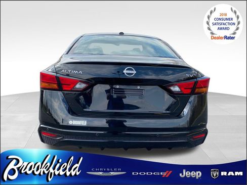 Used 2024 Nissan Altima 2.5 SV image 4