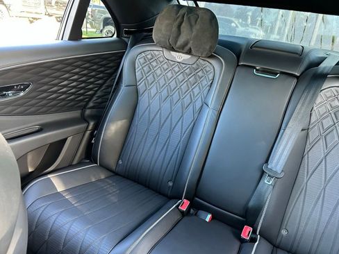 Used 2021 Bentley Flying Spur V8 image 12