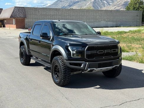Used 2018 Ford F150 Raptor w/ Equipment Group 802A Luxury AWD/4WD image 2
