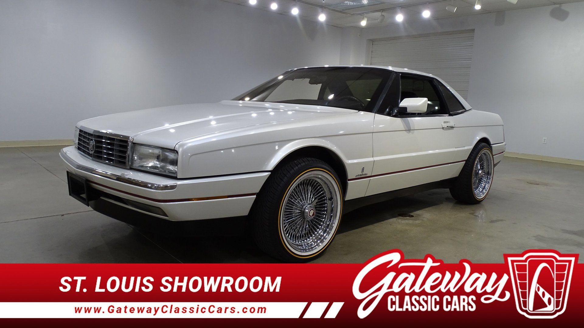Used 1991 Cadillac Allante FWD image 1