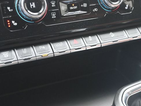 Used 2024 GMC Sierra 3500 Denali Ultimate image 30