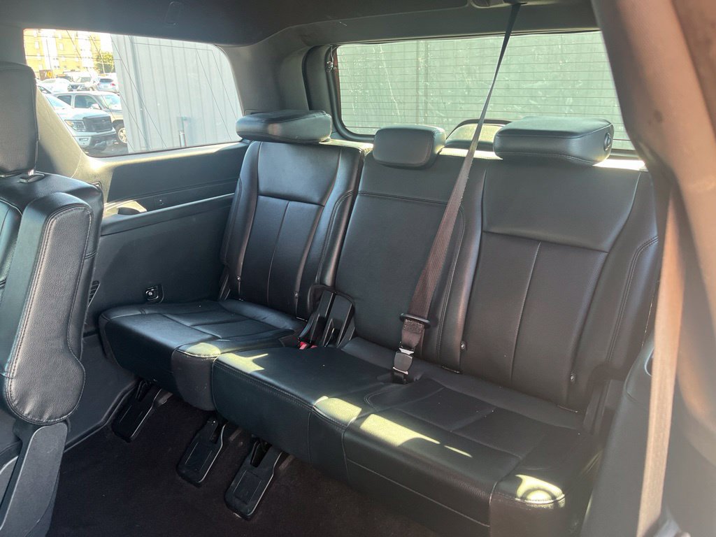 Used 2020 Ford Expedition XLT w/ Equipment Group 202A AWD/4WD image 24