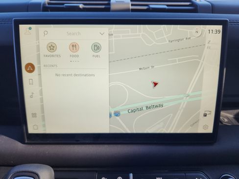 Used 2025 Land Rover Defender 110 S image 19