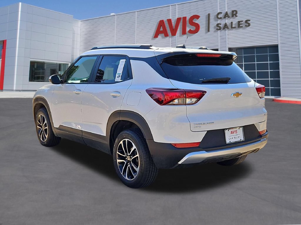 Used 2025 Chevrolet TrailBlazer LT AWD/4WD image 9