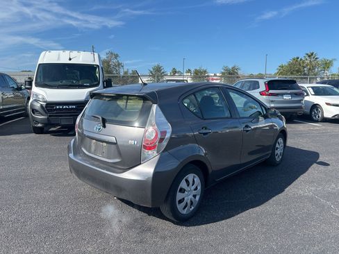 Used 2013 Toyota Prius C Two image 7