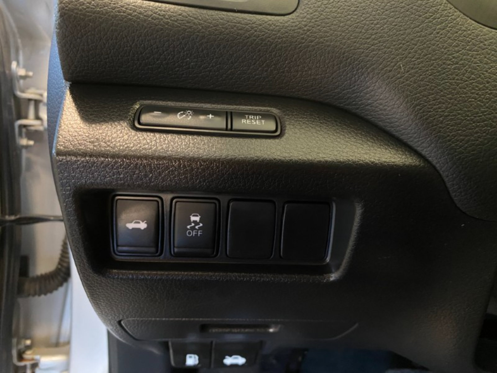 Used 2017 Nissan Altima 2.5 SR w/ LED Appearance Package FWD image 36