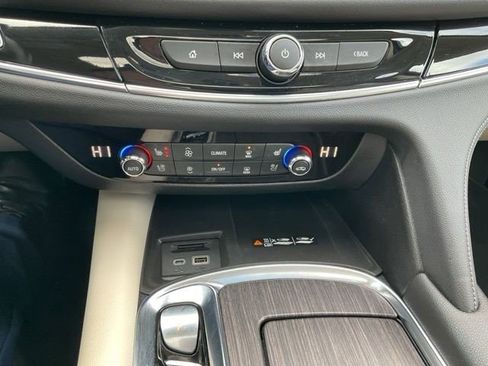 Certified 2022 Buick Enclave Avenir image 18