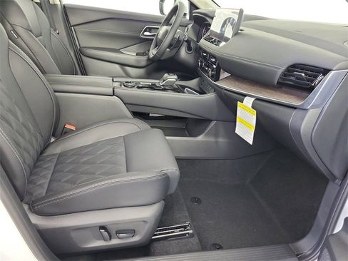 New 2026 Nissan Rogue Platinum w/ Platinum Premium Package AWD/4WD image 18