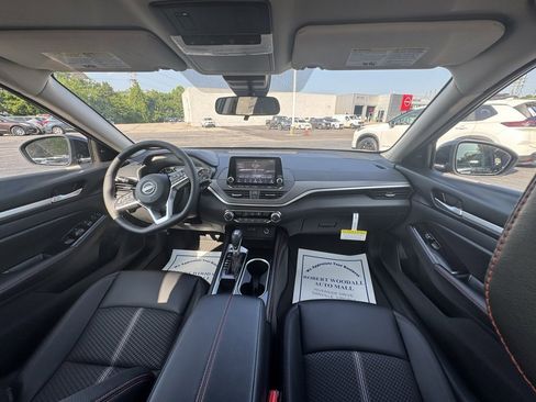 New 2025 Nissan Altima 2.5 SR image 12
