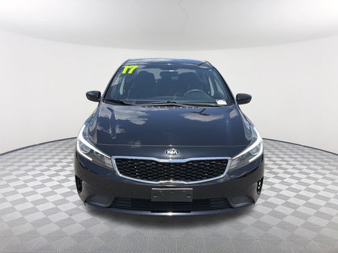 Used 2017 Kia Forte LX FWD image 2