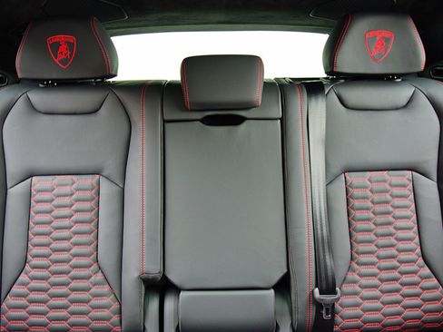 Used 2022 Lamborghini Urus image 45