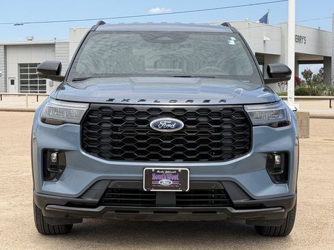 Used 2025 Ford Explorer ST-Line w/ Premium Package RWD image 9